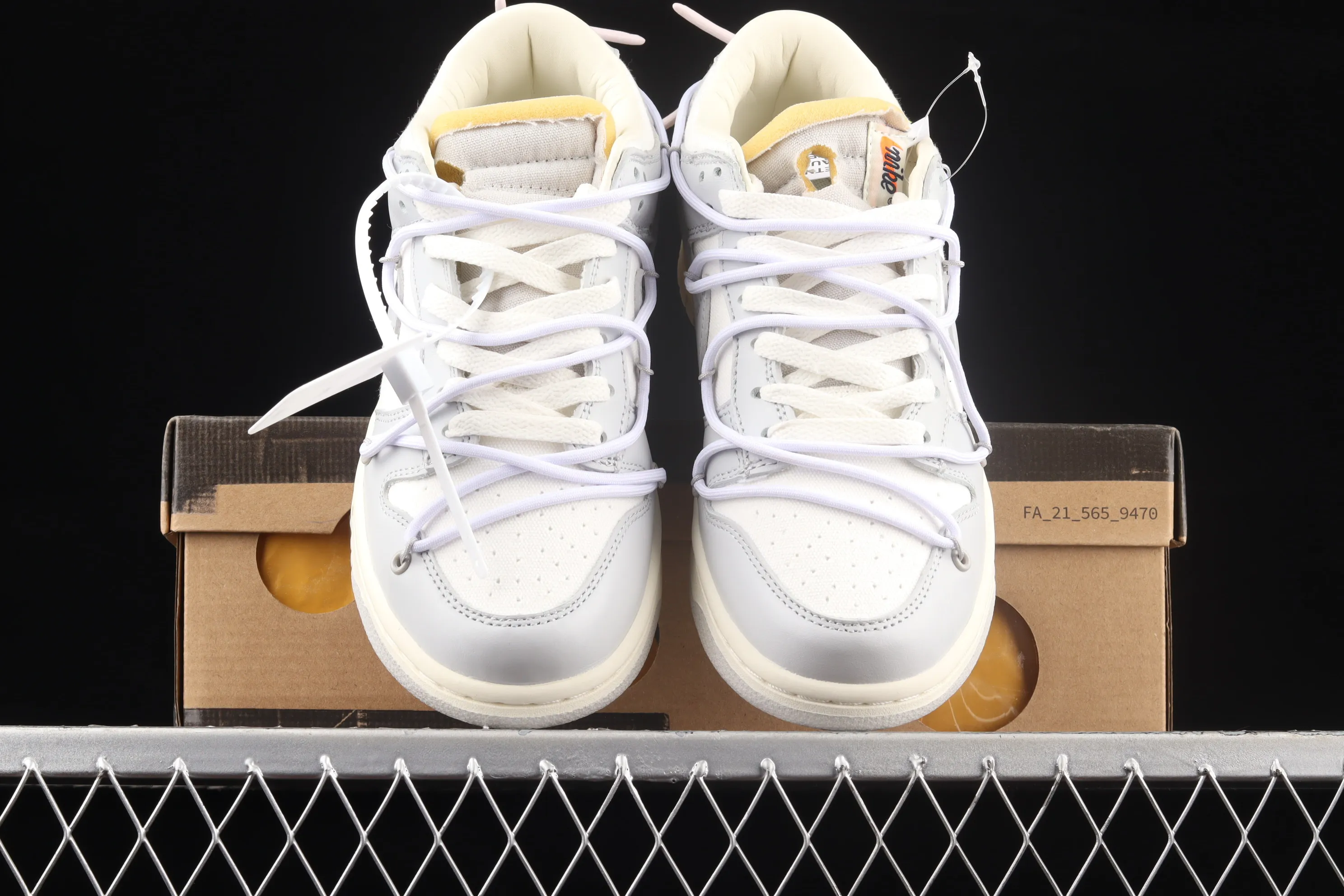All Categories Nk SB Dunk Series Nk SB Dunk Low Low-top sneakers Pure original version OF x Nk Dunk Low OW Gray SB smashed backboard fashion casual sneakers DM1602-123